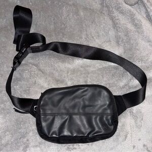 ZYIA crossbody belt bag